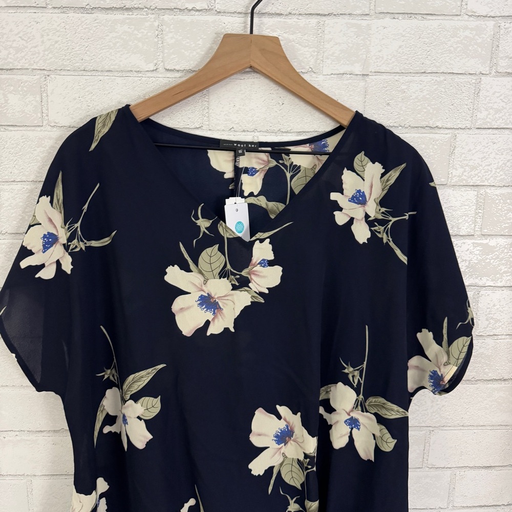 WEST KEI Stitch Fix Allura Knot Detail Front Top - Picture 2 of 11